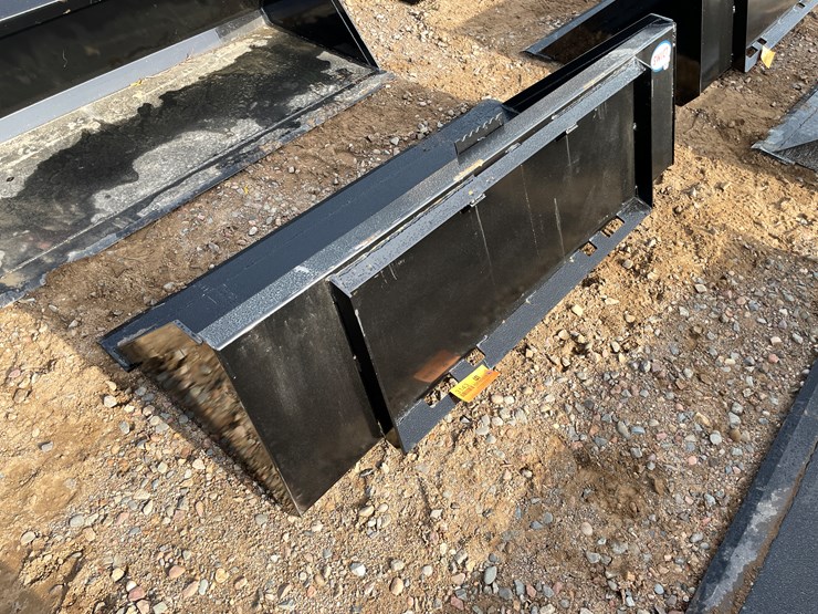 #2010-•-bucket-attachment-image-3