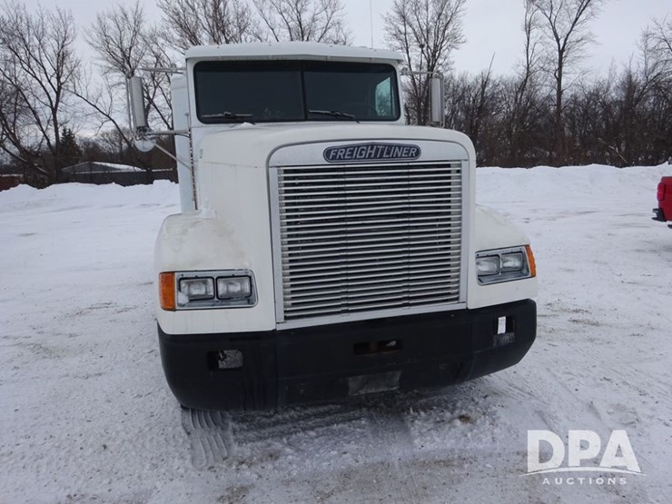 1994-freightliner-fld120-image-5