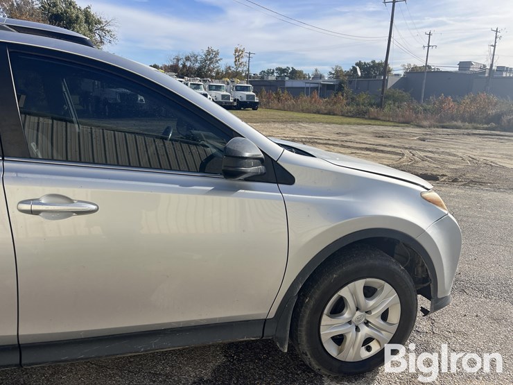 toyota-rav4-le-image-15