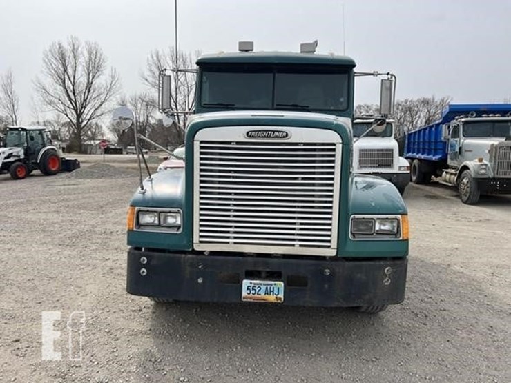 1997-freightliner-fld120-image-2