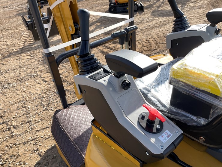 #9214-•-2025-unused-cfg-mini-excavator-image-16