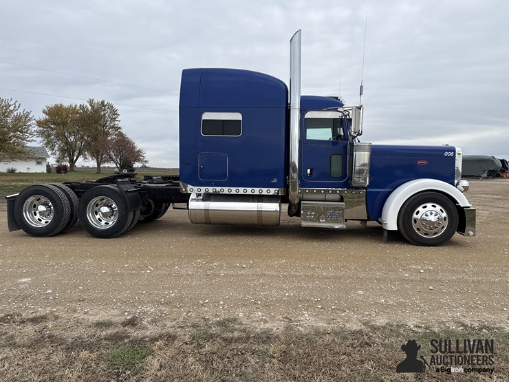 peterbilt-389-image-4