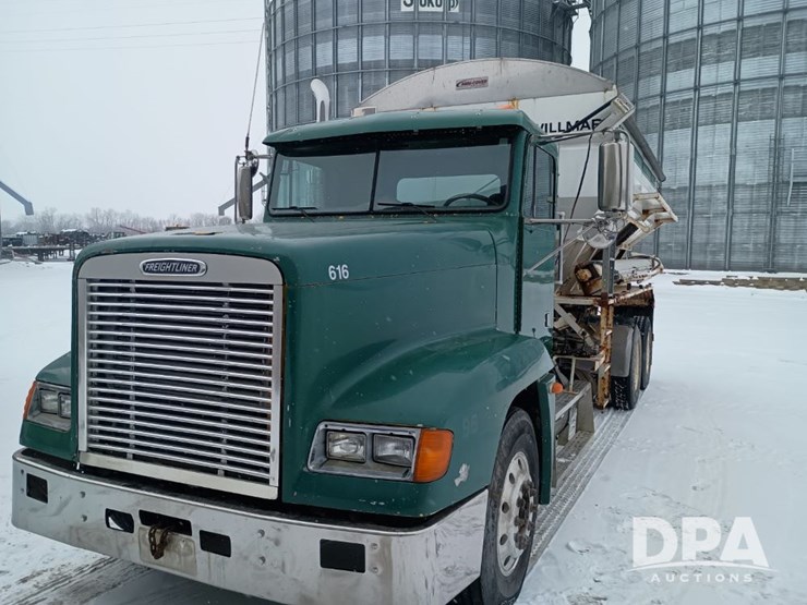 1996-freightliner-fld120-image-5