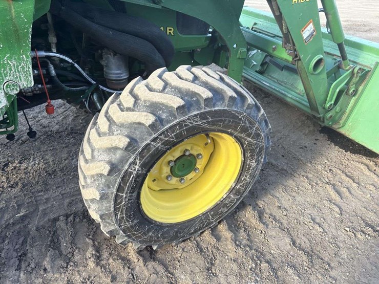 john-deere-4044r-loader-tractor-image-10