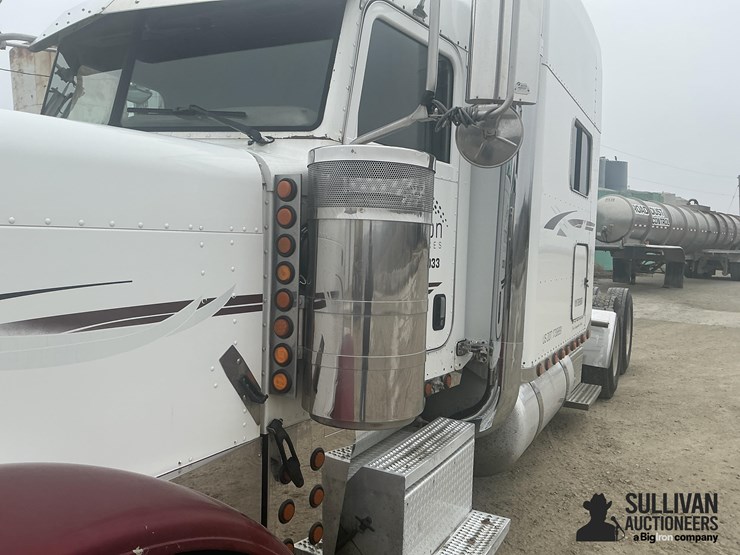 peterbilt-379-image-14