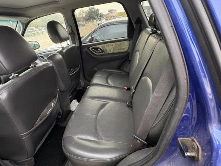 mazda-tribute-image-13