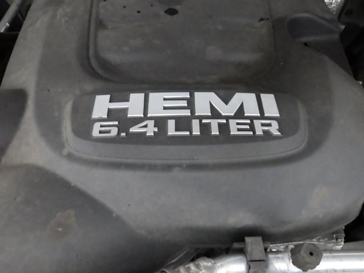 2014-dodge-3500-image-18