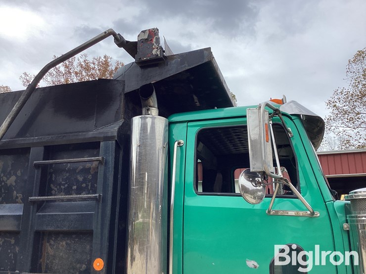 western-star-4900fa-image-19