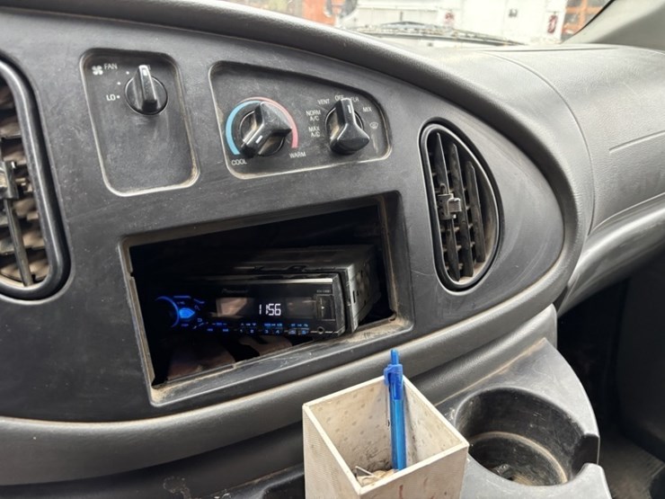 2006-ford-e350-image-26