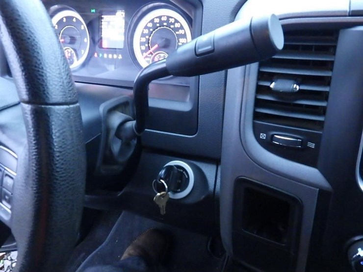 2014-dodge-3500-image-43