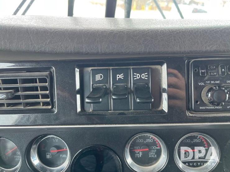 2006-kenworth-t800-image-55