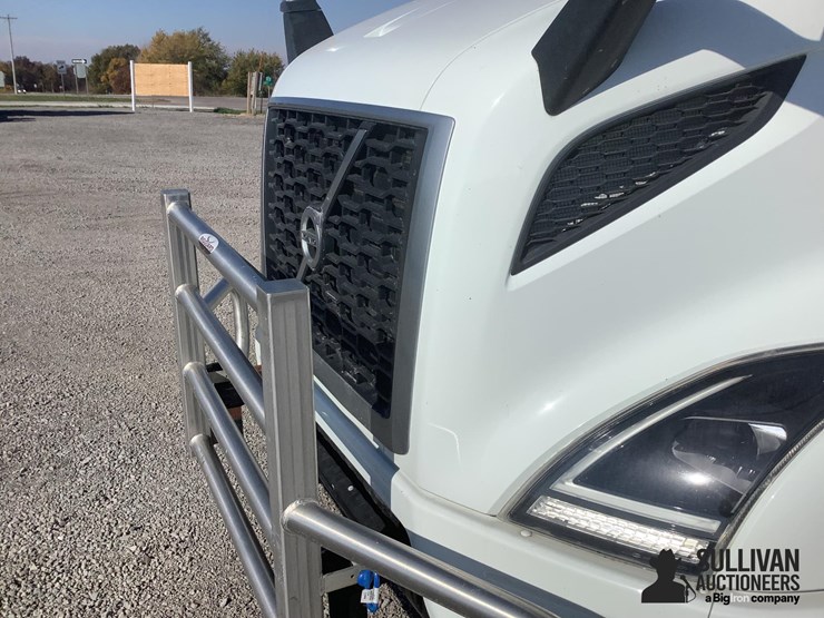 2021-volvo-vnr-t/a-truck-tractor-image-12