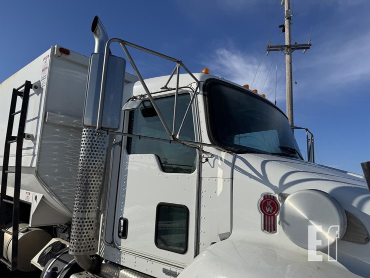 2014-kenworth-t370-image-7