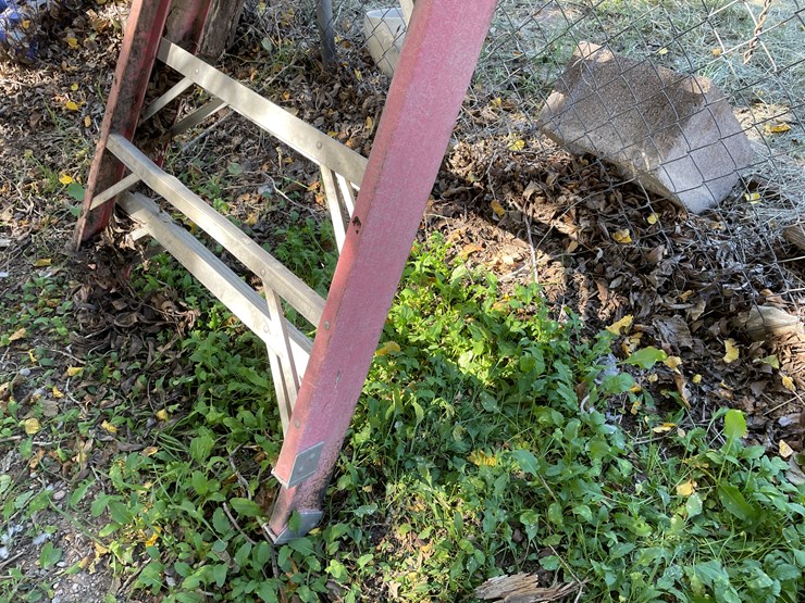 #3705-•-10'-step-ladder-image-8