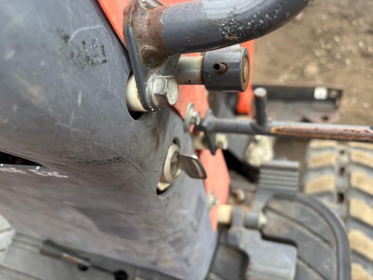 2015-kubota-k008-3-image-28