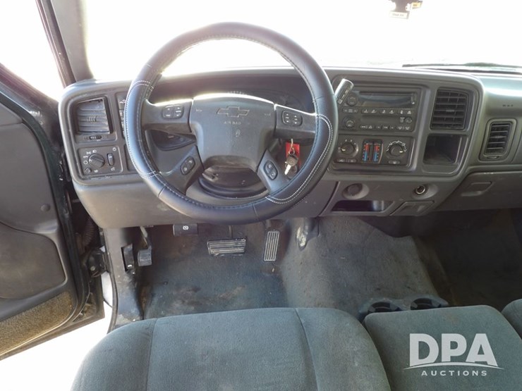 2005-chevrolet-silverado-3500-image-36