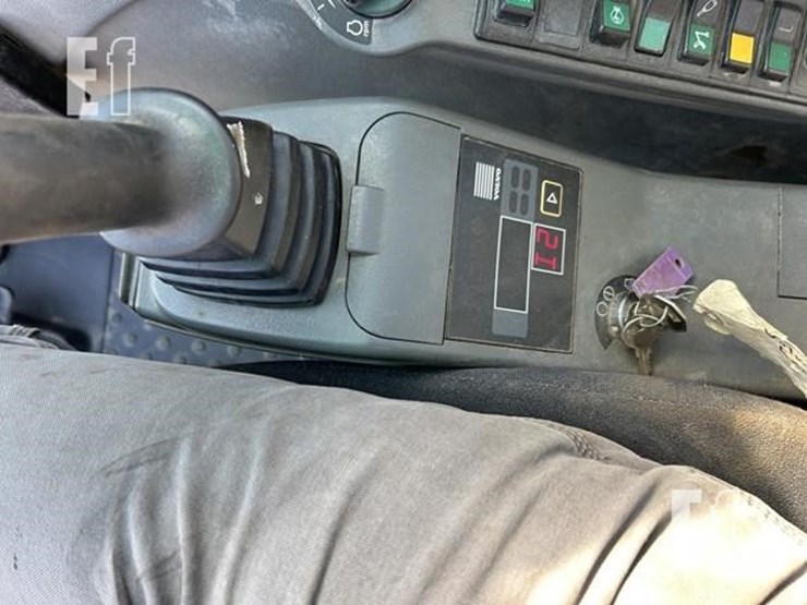 volvo-ec210c-lc-image-43