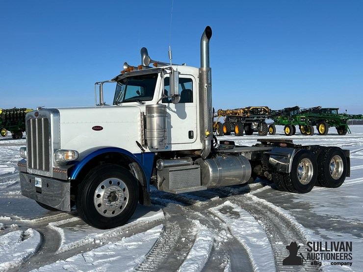 2014-peterbilt-388-image-1