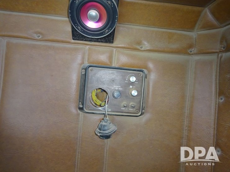 1994-freightliner-fld120-image-90