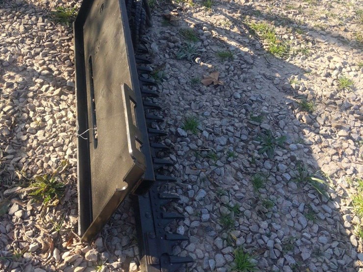 unused-giyi-72"-skid-steer-hedge-trimmer-model-#ht72-image-4