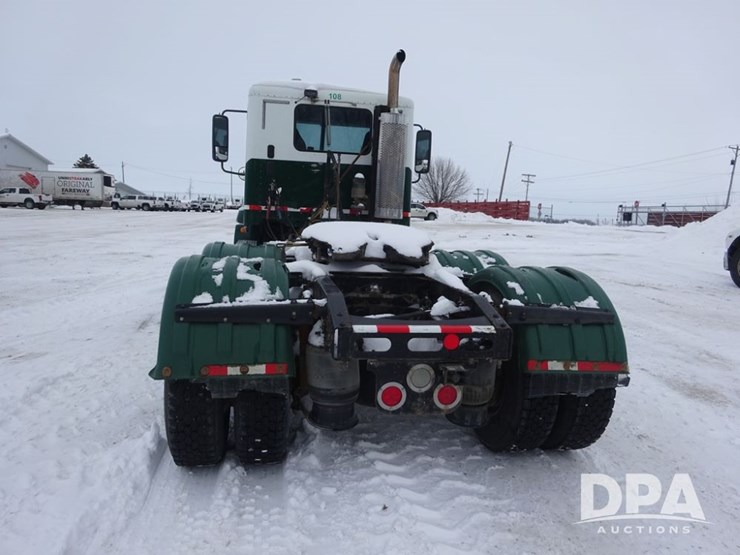 2007-freightliner-columbia-112-image-26