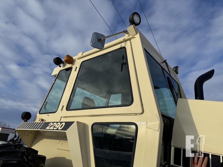 j-i-case-2290-image-31