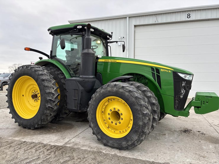 john-deere-8370r-image-1