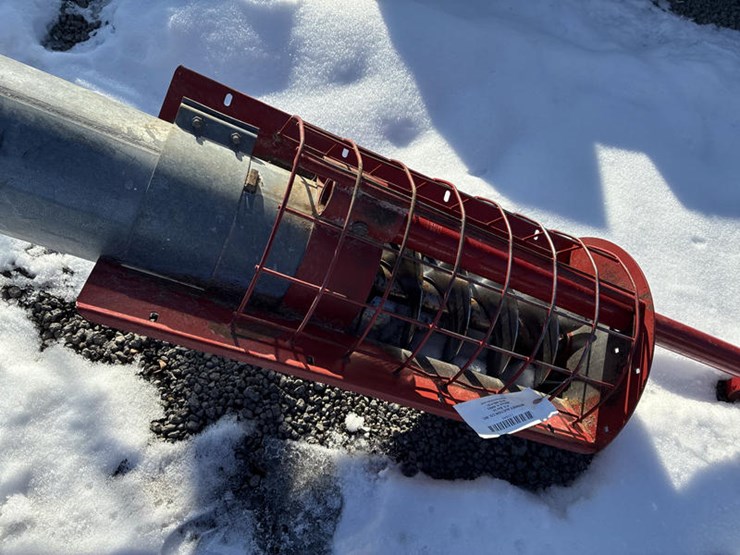 hutchinson-8x33-image-4