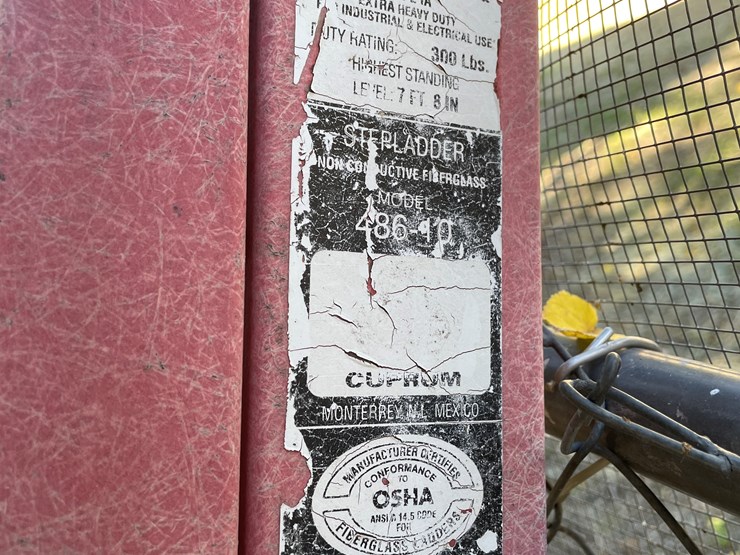#3705-•-10'-step-ladder-image-12