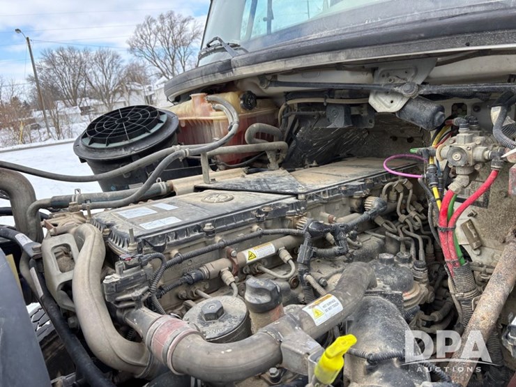 freightliner-114sd-image-29