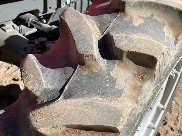 massey-ferguson-4610-image-10