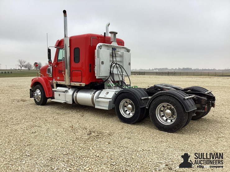 2020-freightliner-122sd-image-7