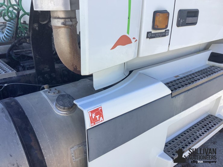 2003-volvo-vnl-t/a-truck-tractor-image-19