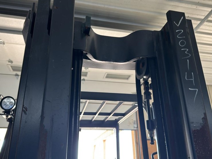 #112-•-2021-clark-s25cl-forklift-image-13