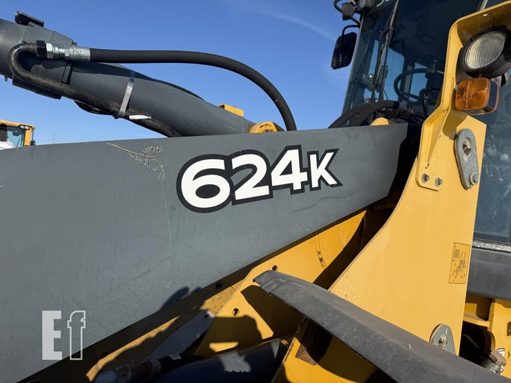 2011-deere-624k-image-21