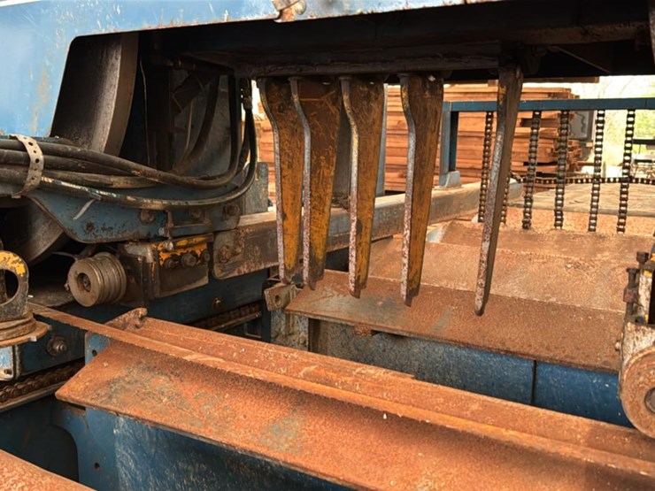 #166-•-2012-baker-dominator-stationary-bandmill-image-17