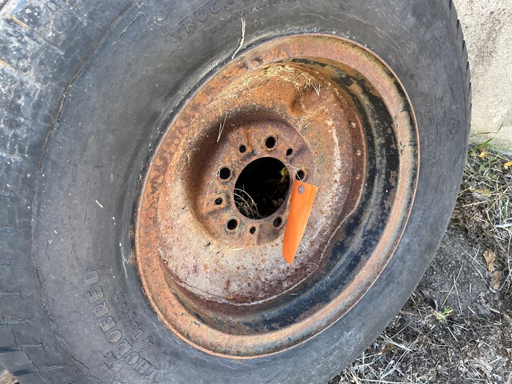 #3699-•-assortment-of-tires-and-wheels-image-16