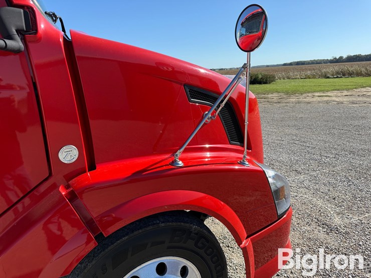 2007-volvo-vnl-t/a-sleeper-truck-tractor-image-10