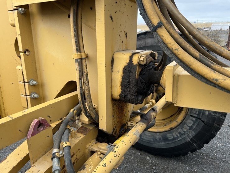 2006-caterpillar-160h-image-12