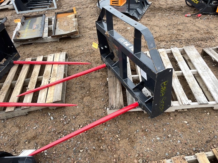 #2066-•-unused-2025-landhonor-skid-steer-bale-spear-attachment-image-1