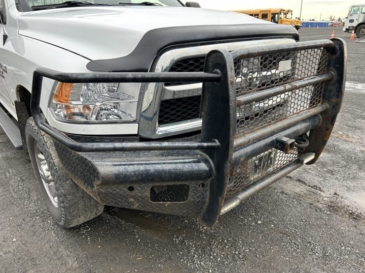 2018-dodge-2500-image-27