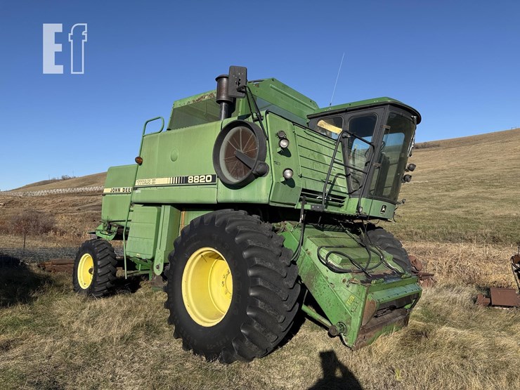 john-deere-8820-image-1