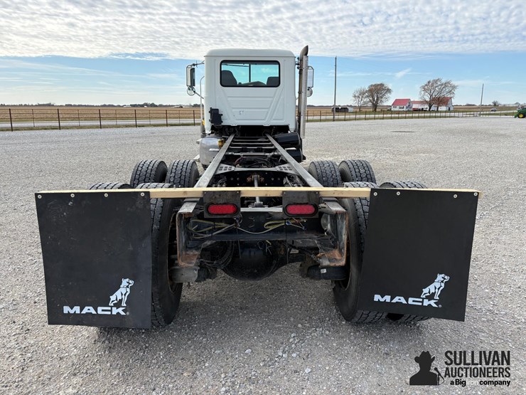 2015-mack-gu433-granite-t/a-cab-&-chassis-image-6