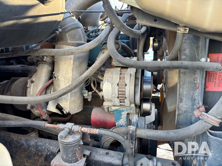 international-4900-image-23