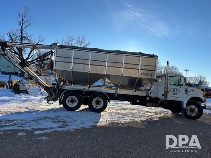 international-4900-image-8