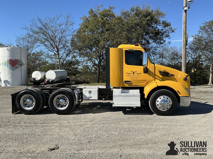 peterbilt-579-image-4