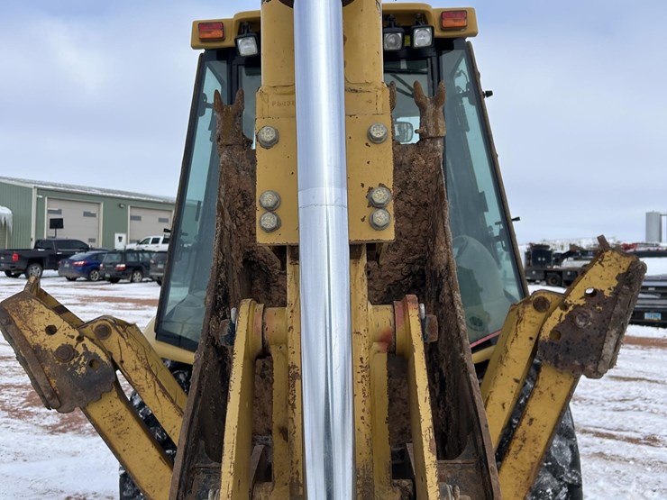 caterpillar-420d-image-35