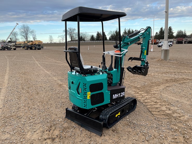 #9220-•-2025-unused-cfg-mini-excavator-image-4
