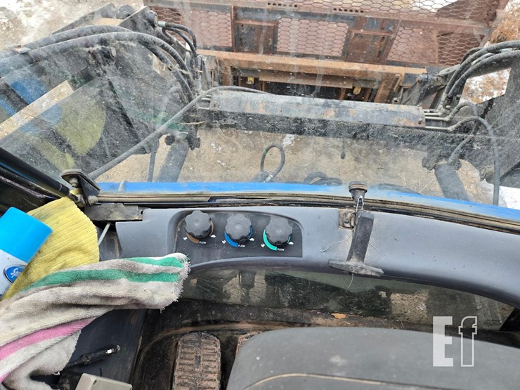 new-holland-tv145-image-20