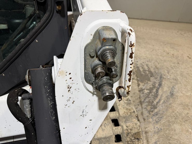 bobcat-t595-image-11